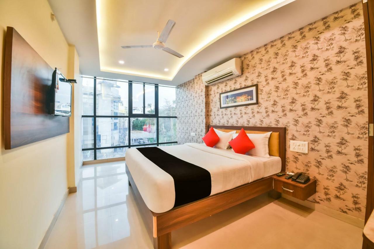 Golden Feather Hotel Udaipur Exterior foto