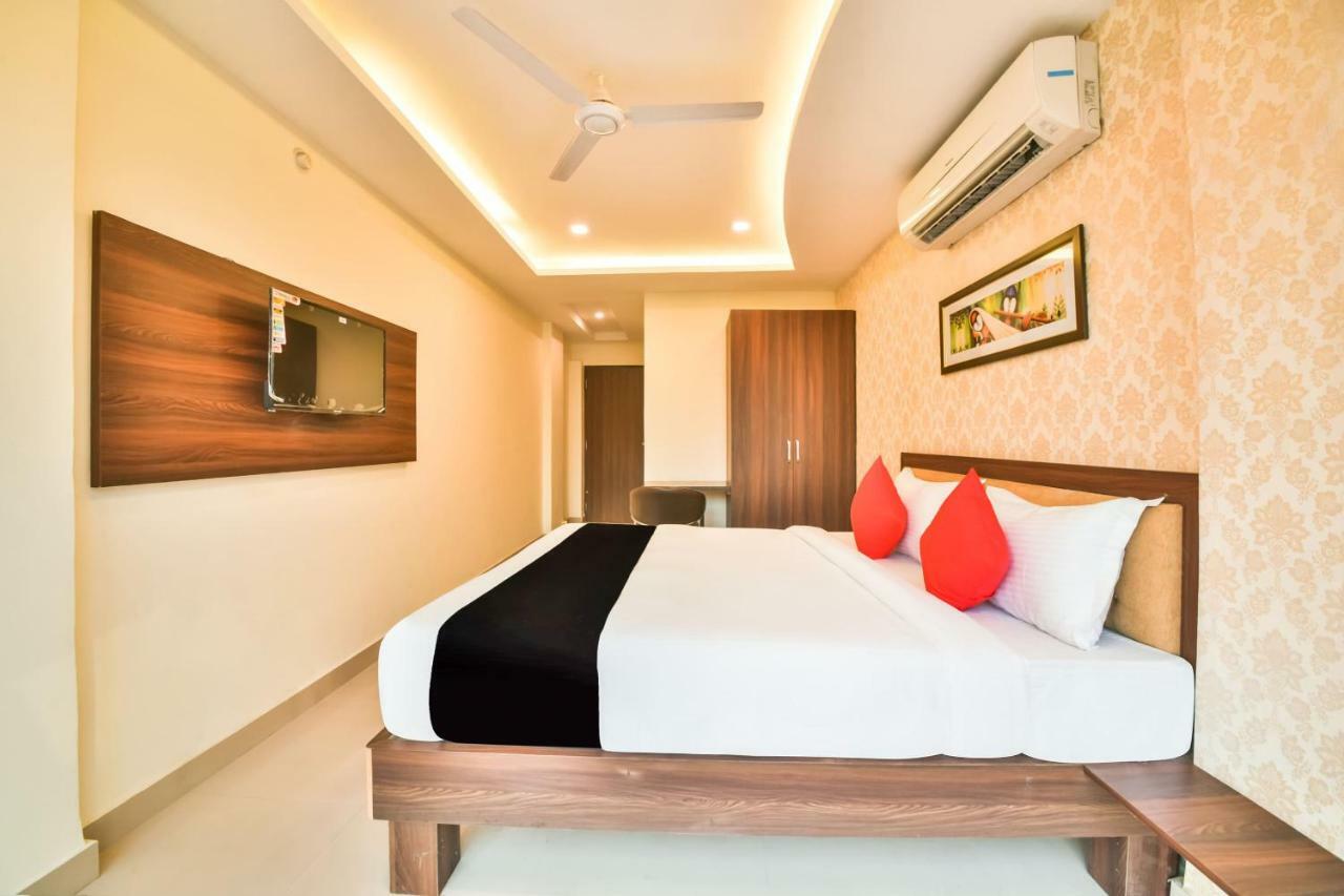Golden Feather Hotel Udaipur Exterior foto